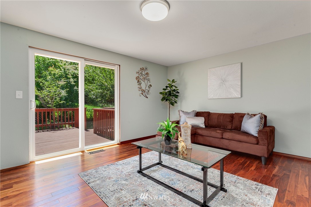 10229 26th Avenue Southwest Seattle, WA 98146 - Photo 15 of 40 Gallery Image 15