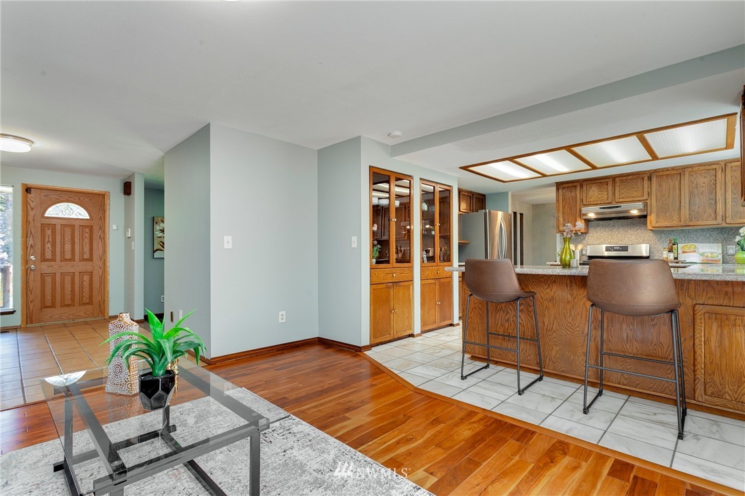 10229 26th Avenue Southwest Seattle, WA 98146 - Photo 18 of 40 Gallery Image 18