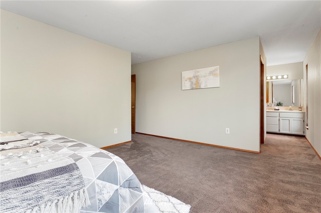 10229 26th Avenue Southwest Seattle, WA 98146 - Photo 20 of 40 Gallery Image 20