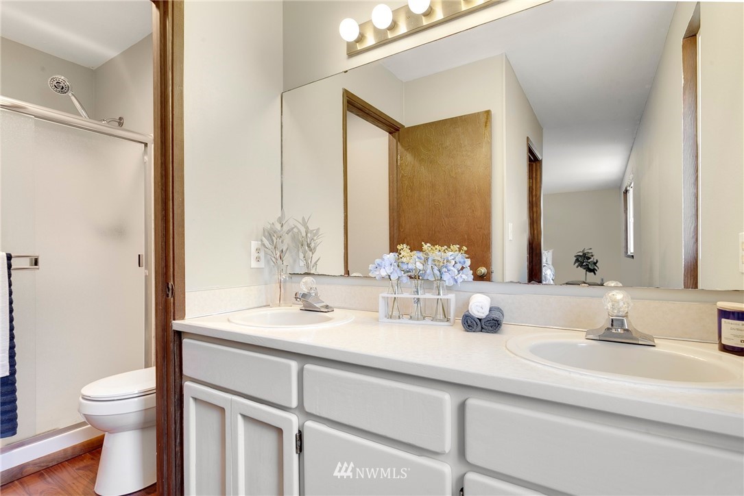 10229 26th Avenue Southwest Seattle, WA 98146 - Photo 22 of 40 Gallery Image 22
