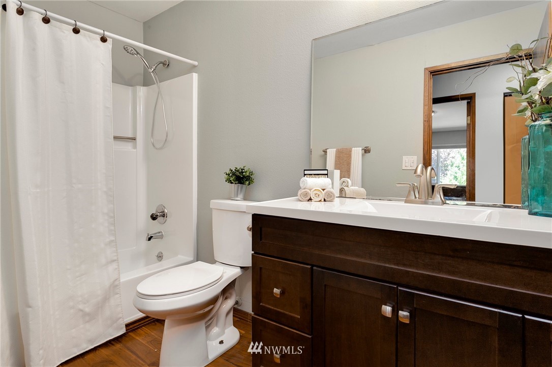 10229 26th Avenue Southwest Seattle, WA 98146 - Photo 25 of 40 Gallery Image 25