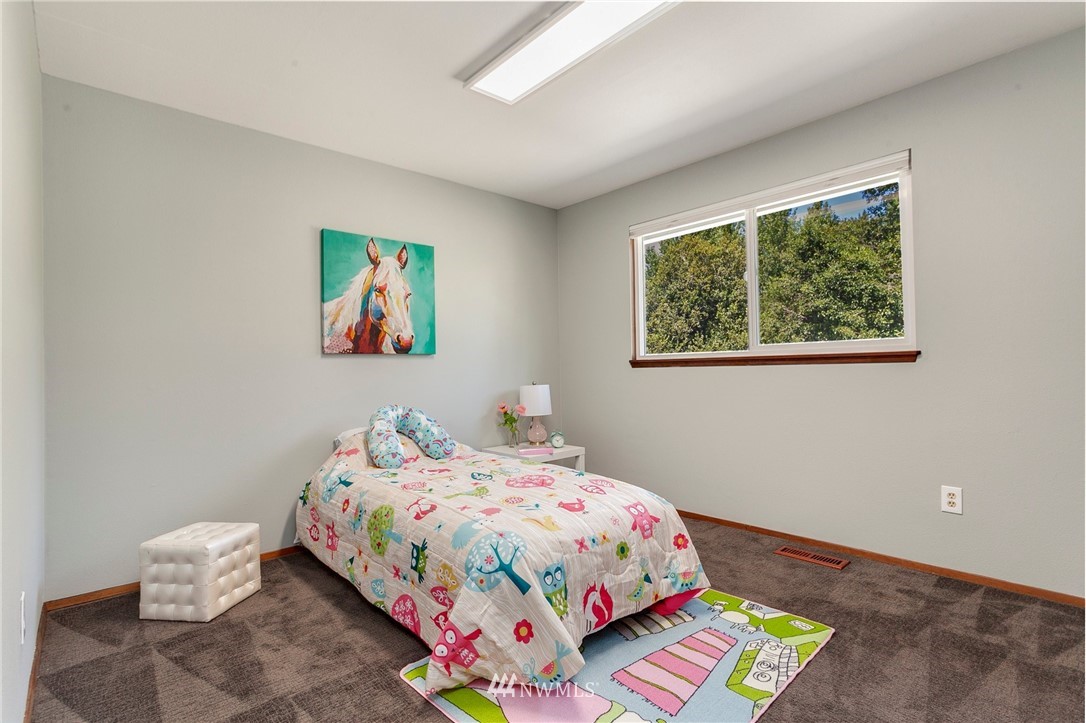 10229 26th Avenue Southwest Seattle, WA 98146 - Photo 26 of 40 Gallery Image 26