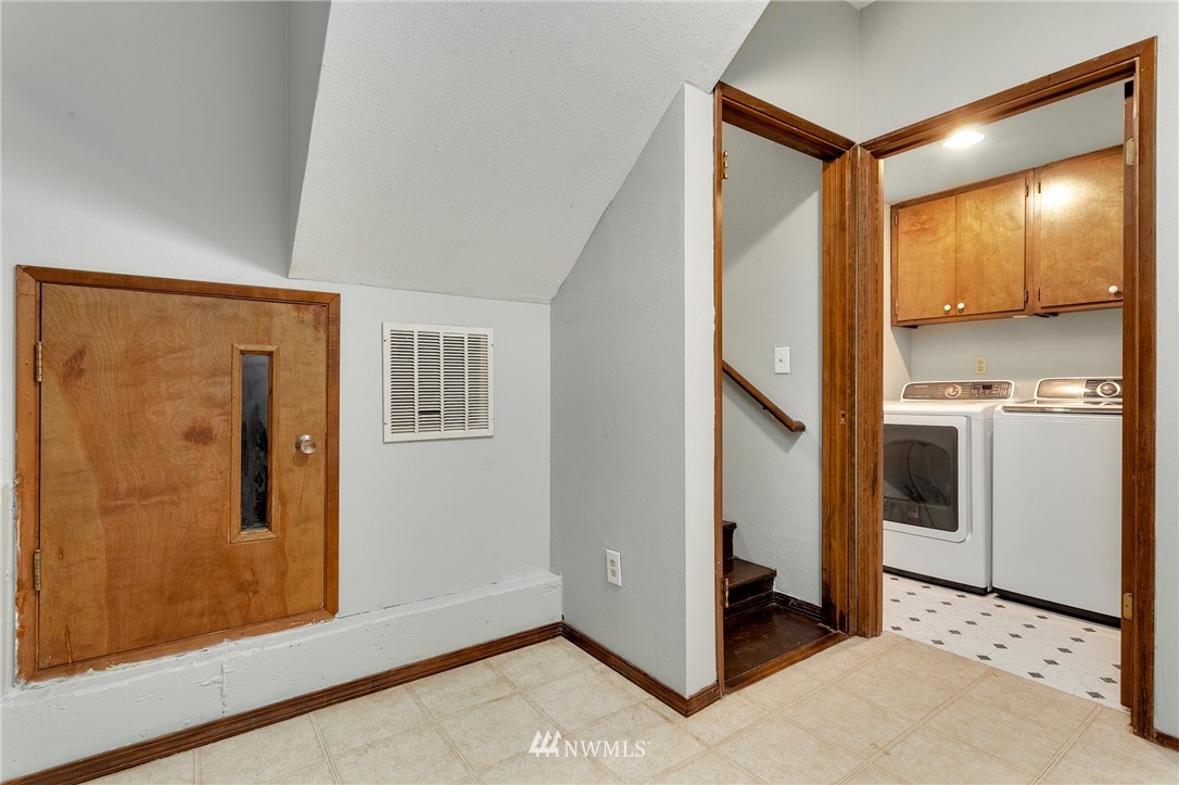 10229 26th Avenue Southwest Seattle, WA 98146 - Photo 28 of 40 Gallery Image 28