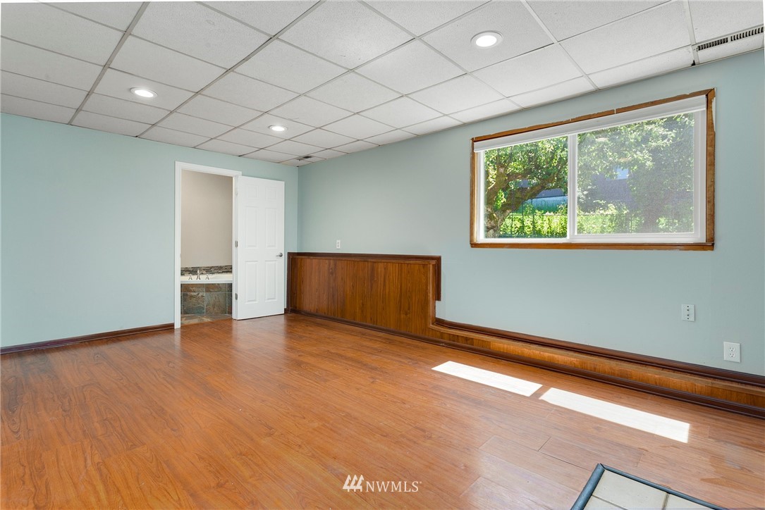 10229 26th Avenue Southwest Seattle, WA 98146 - Photo 29 of 40 Gallery Image 29