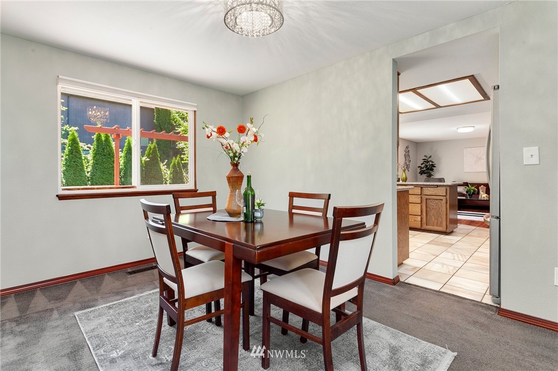 10229 26th Avenue Southwest Seattle, WA 98146 - Photo 8 of 40 Gallery Image 8