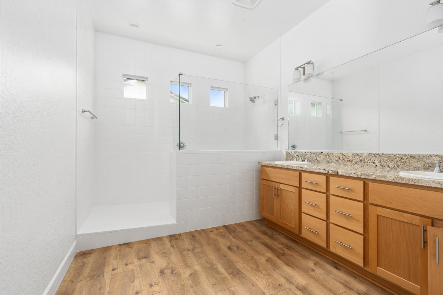347 Peters Lane South Madera, CA 93636 - Photo 6 of 12