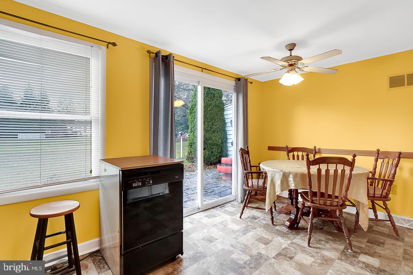 264 Heistand Road York, PA 17402 - Photo 9 of 25 Gallery Image 9
