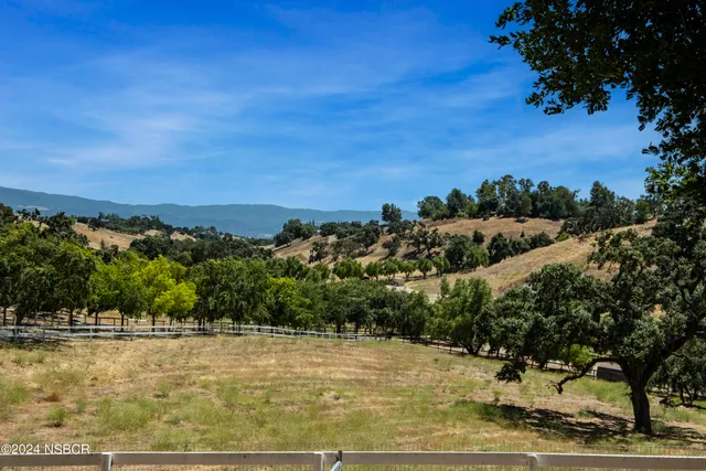 a view of an outdoor space