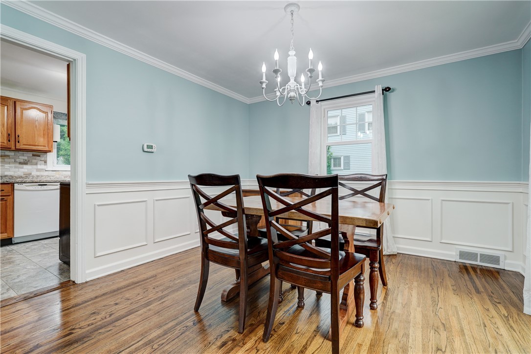 248 Wyndham Road Irondequoit, NY 14609 - Photo 14 of 32