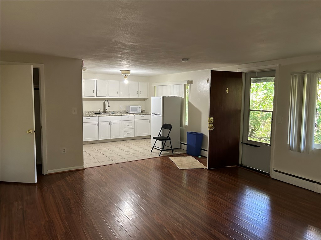 72 West Shore Road, Unit 4 Warwick, RI 02889 - Photo 5 of 11
