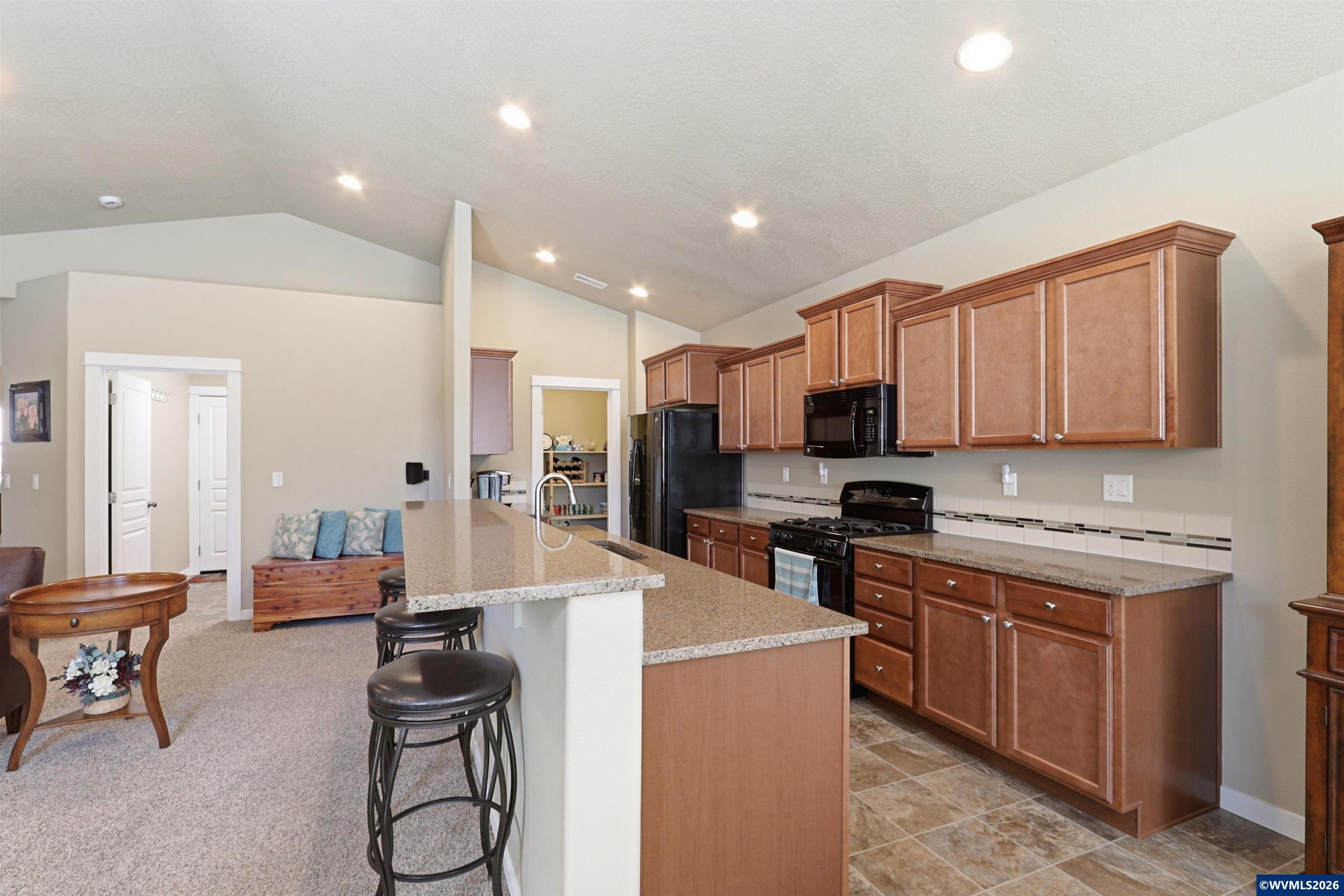 2663 Northwest Red Oak Street Albany, OR 97321 - Photo 8 of 31