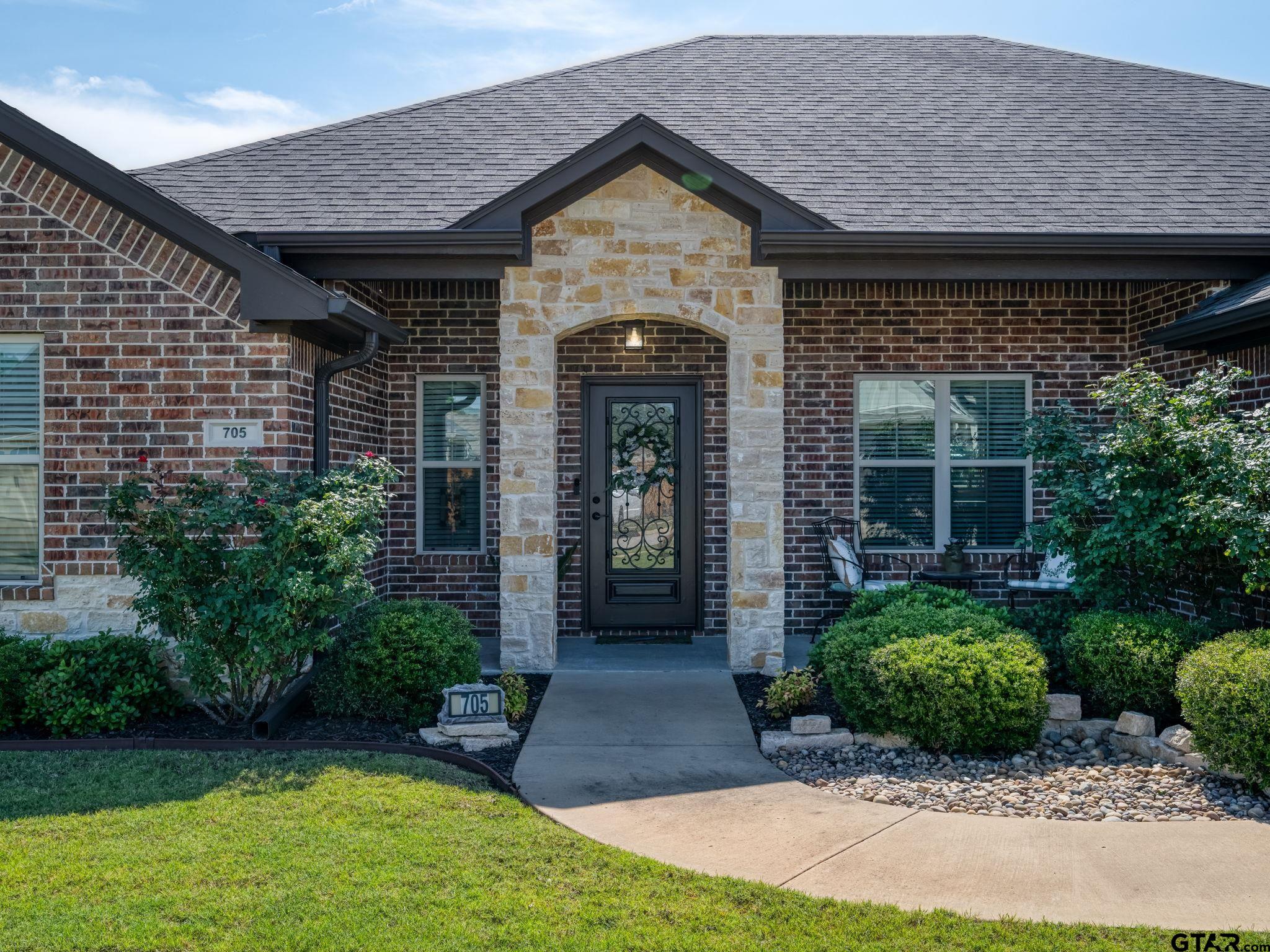 705 Reno Chandler, TX 75758 - Photo 2 of 36