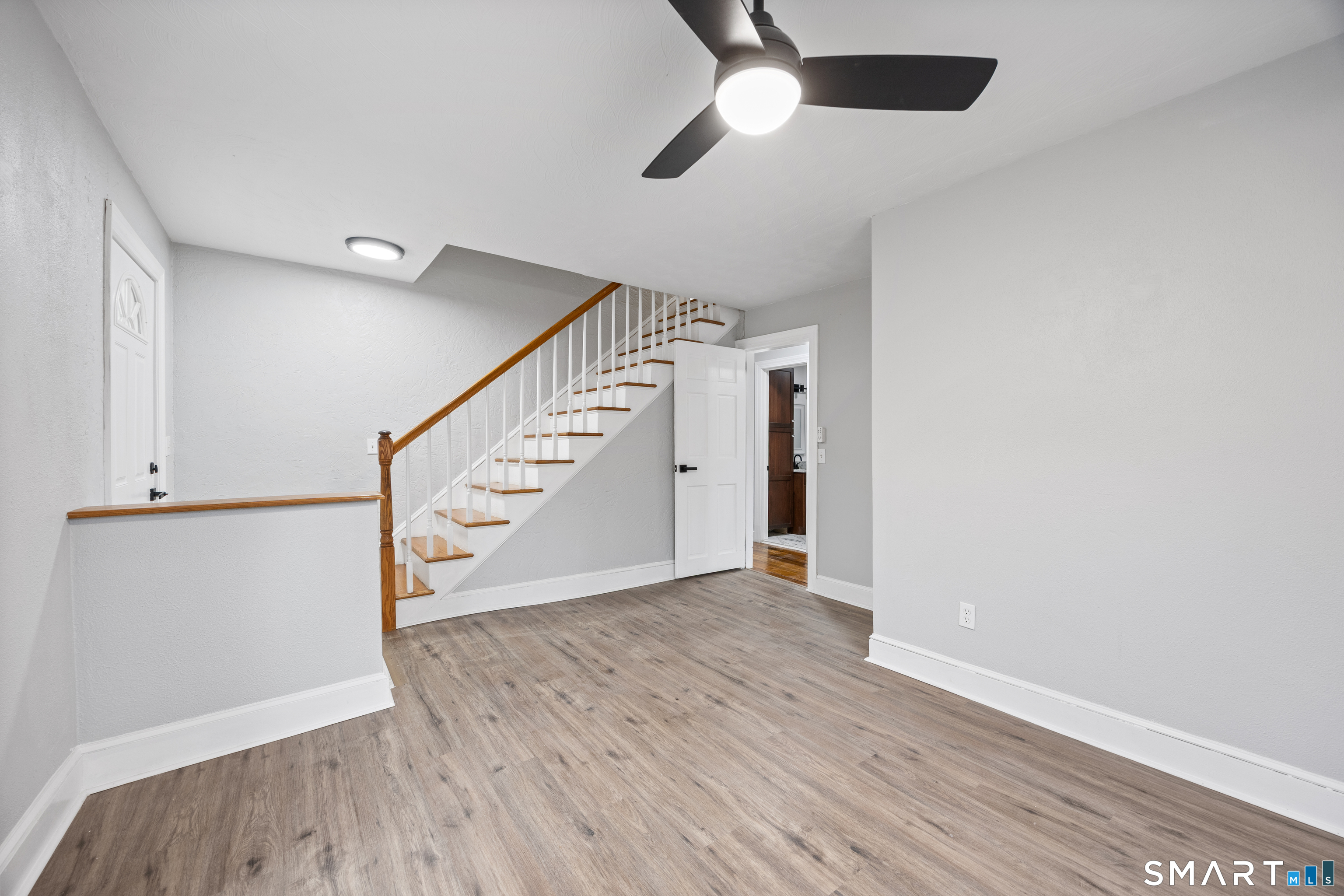 198 Main Street Hampton, CT 06247 - Photo 9 of 39 Formal Living