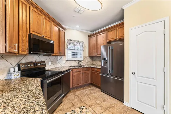 $325,000 | 2032 Oklahoma Avenue, Plano, TX 75074