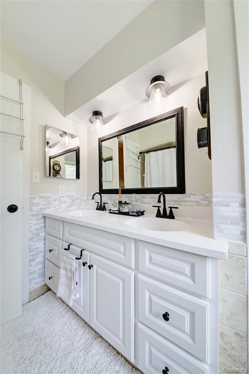 12644 Silver Lake Road Brighton, MI 48116 - Photo 35 of 60