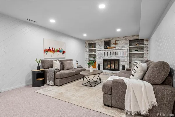 $662,000 | 841 East Oakwood Avenue, Centennial, CO 80121