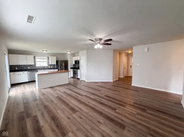 $252,000 | 526 Bourneside Drive, Greenfield, IN 46140