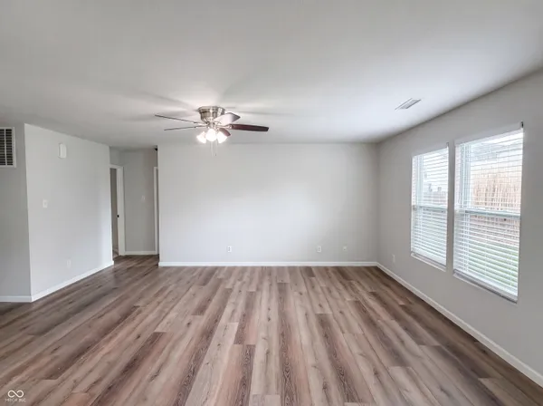 $252,000 | 526 Bourneside Drive, Greenfield, IN 46140
