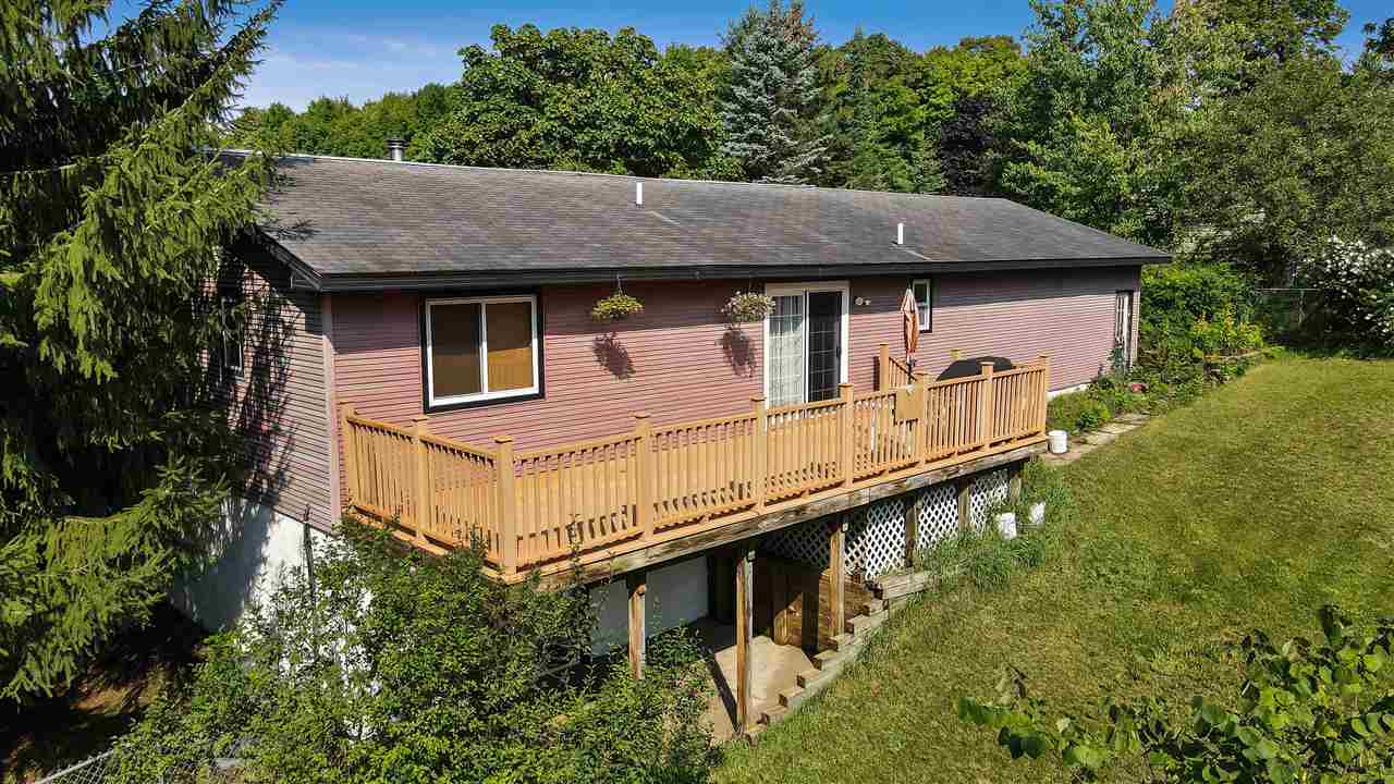 1618 Rasho Road Traverse City, MI 49696 - Photo 22 of 35 1892822-32.JPG