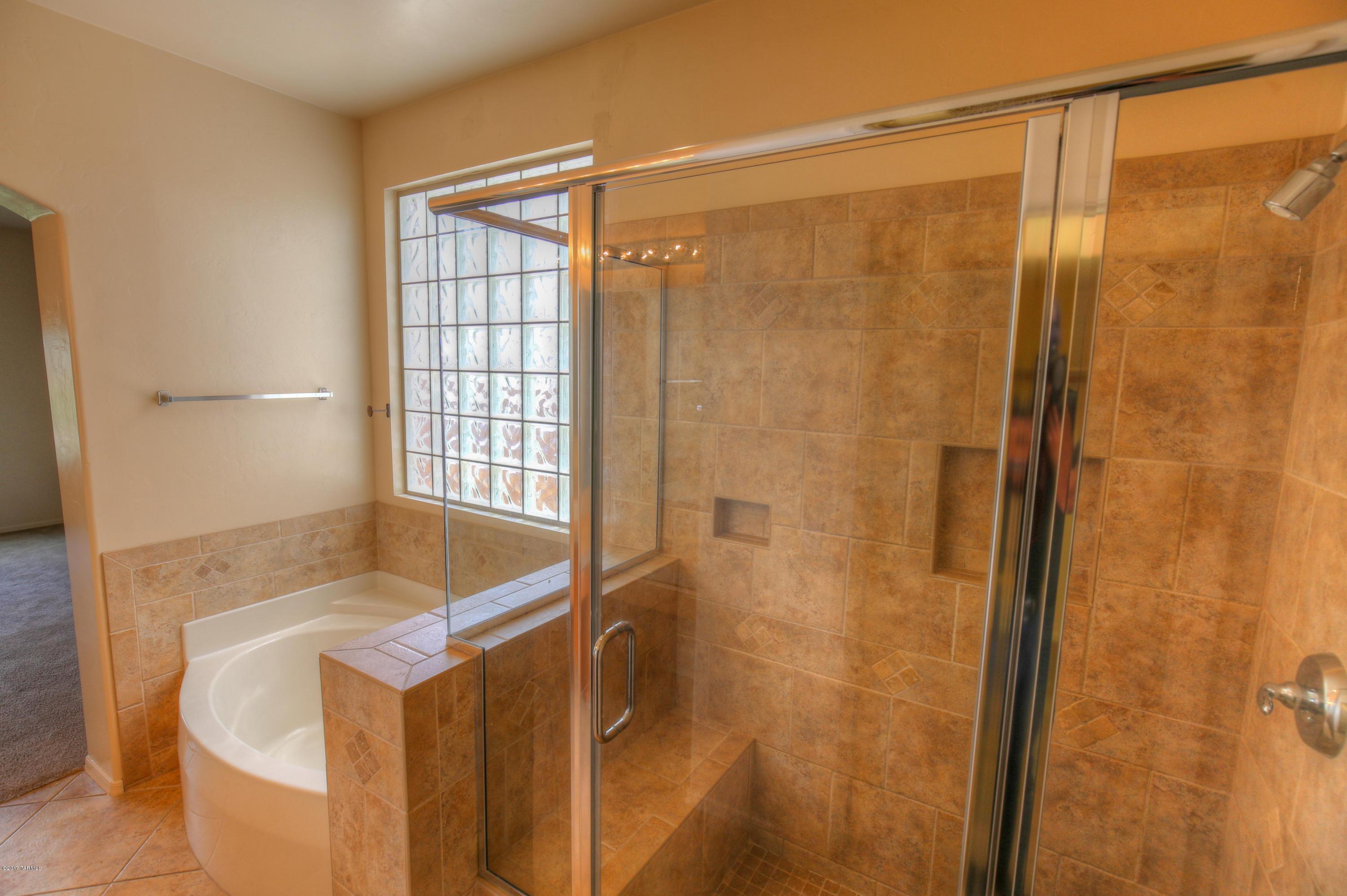 10457 East Rita Ranch Crossing Circle Tucson, AZ 85747 - Photo 16 of 34