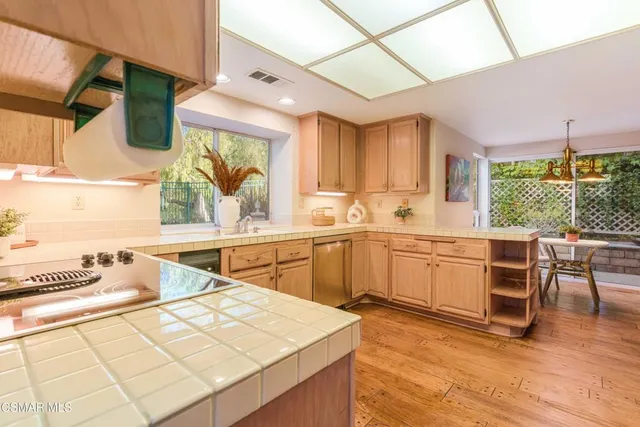 $1,075,000 | 368 Pellburne Court, Simi Valley, CA 93065