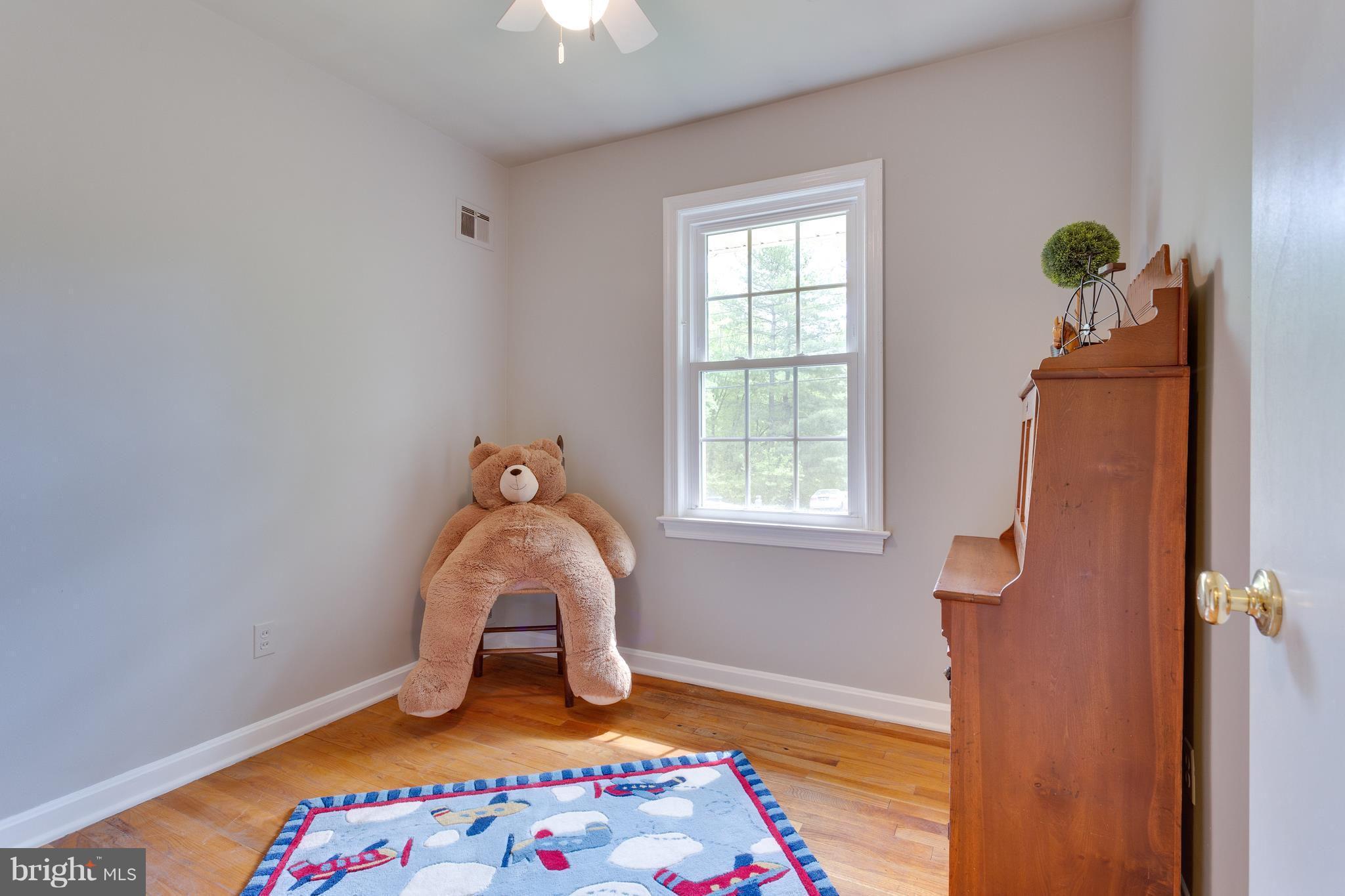 6724 Hackberry Street Springfield, VA 22150 - Photo 16 of 28 Bedroom