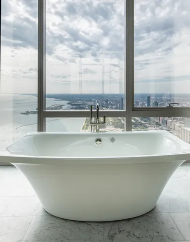 $35,000 | 363 East Wacker Drive, Unit 8601, Chicago, IL 60601