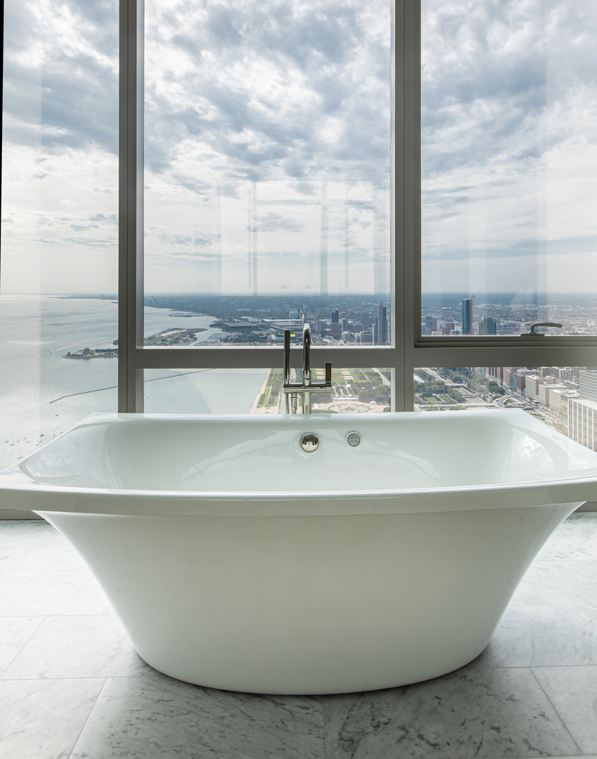 363 East Wacker Drive, Unit 8601 Chicago, IL 60601 - Photo 18 of 22 a view of sky from a window