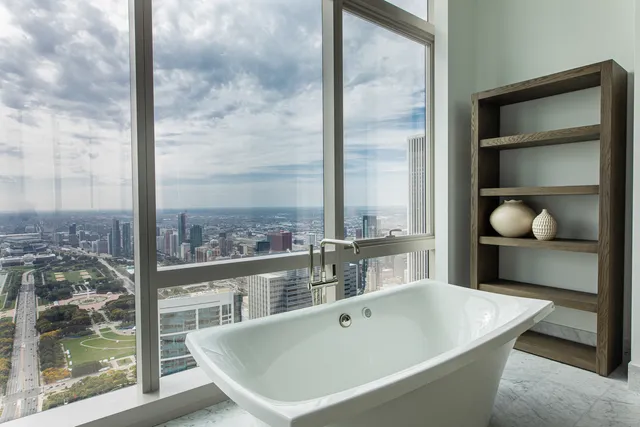 $35,000 | 363 East Wacker Drive, Unit 8601, Chicago, IL 60601