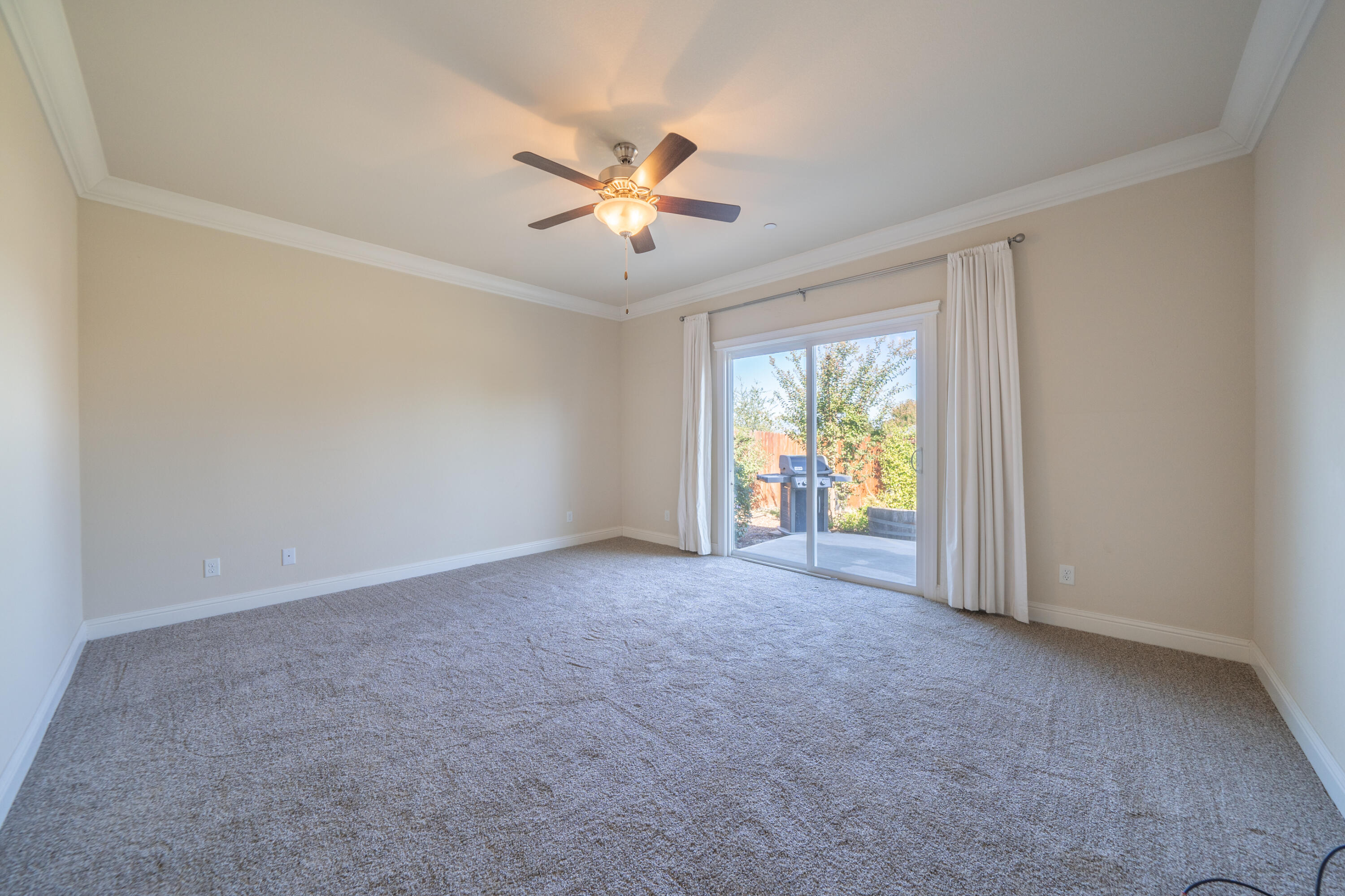 580 Grants Pass Place Redding, CA 96003 - Photo 28 of 31 Interior-21