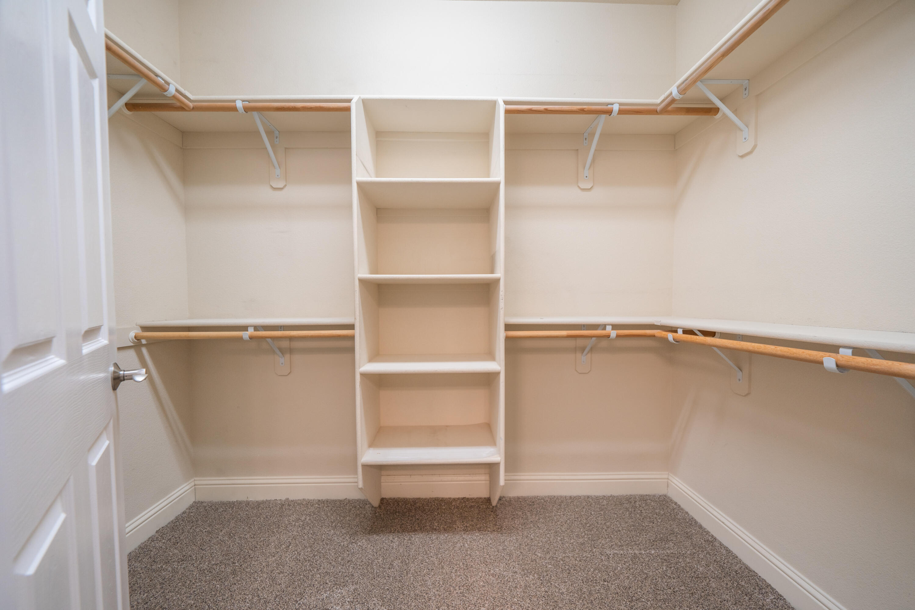 580 Grants Pass Place Redding, CA 96003 - Photo 29 of 31 Interior-26