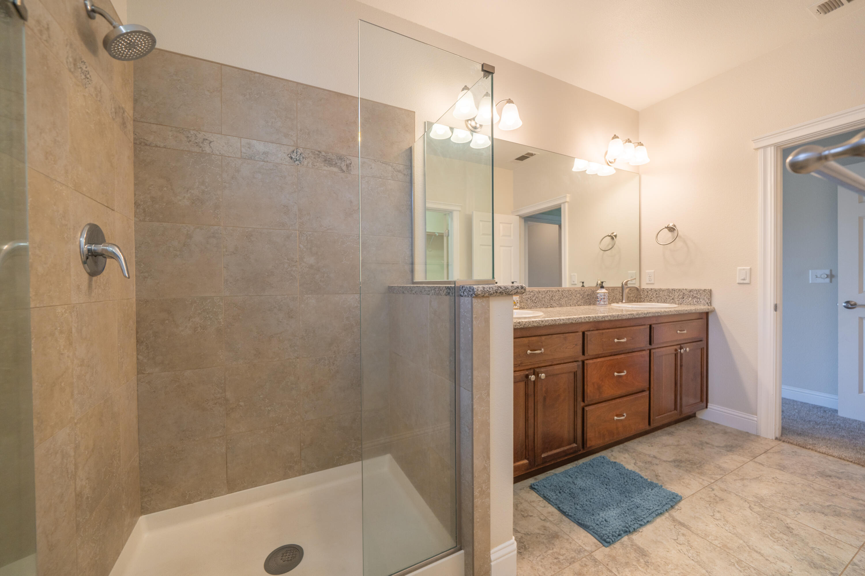 580 Grants Pass Place Redding, CA 96003 - Photo 31 of 31 Interior-25