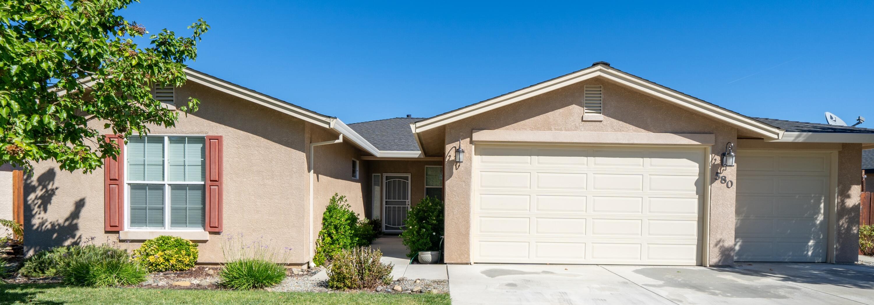 580 Grants Pass Place Redding, CA 96003 - Photo 4 of 31 croppedFront3