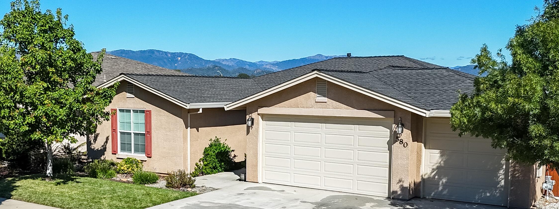 580 Grants Pass Place Redding, CA 96003 - Photo 5 of 31 croppedFront1