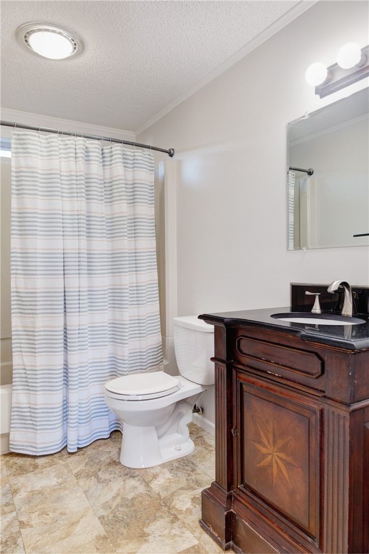 35 Corys Court Portsmouth, RI 02871 - Photo 12 of 23