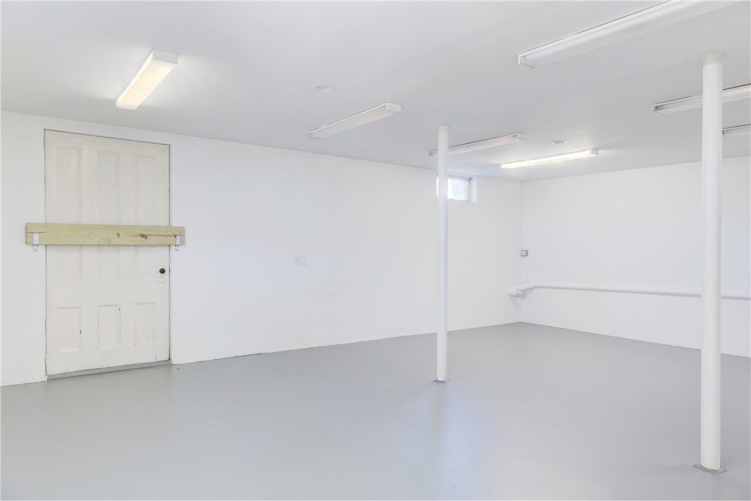 35 Corys Court Portsmouth, RI 02871 - Photo 18 of 23