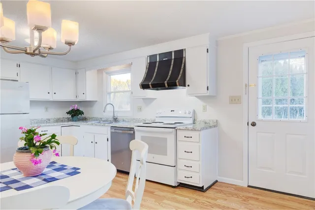 $499,000 | 35 Corys Court, Portsmouth, RI 02871