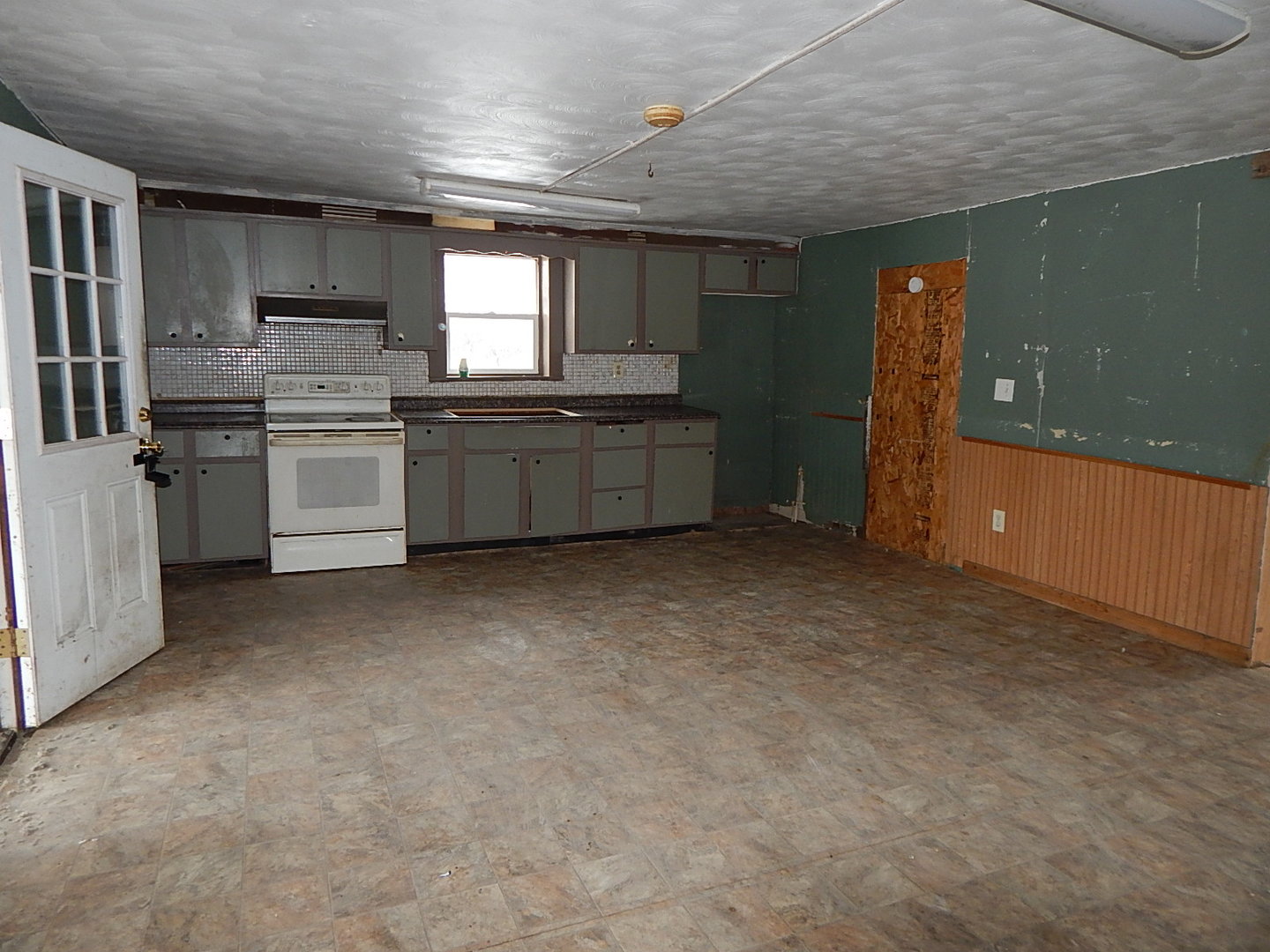 12530 Messmer Road Savanna, IL 61074 - Photo 12 of 16