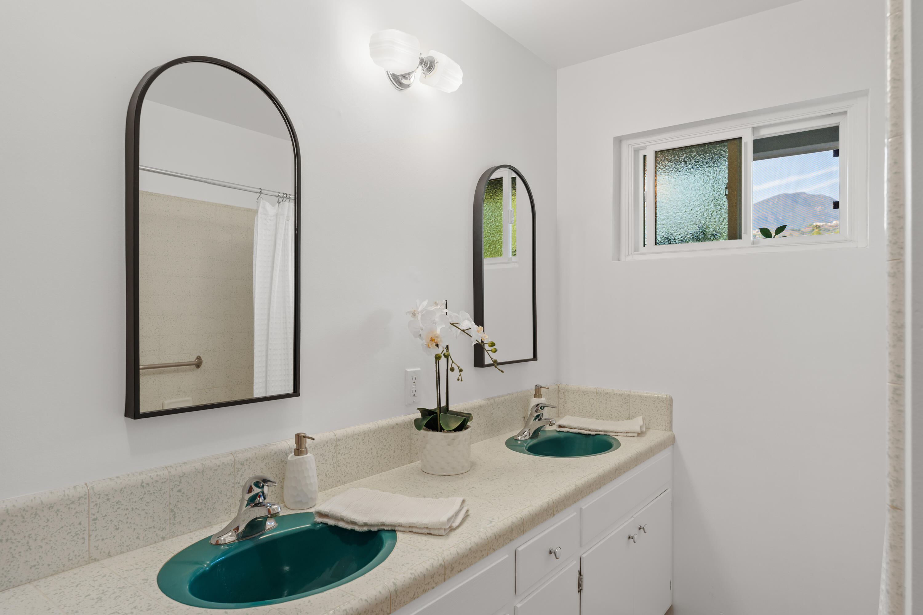 3919 Antone Road Santa Barbara, CA 93110 - Photo 26 of 47 Primary Bath