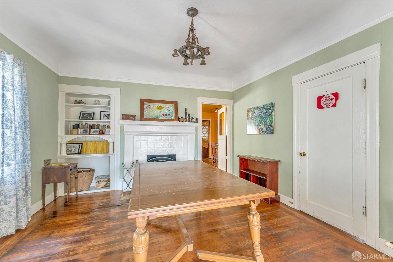 1917 Oregon Street Berkeley, CA 94703 - Photo 12 of 43 a living room with furniture and a dining table