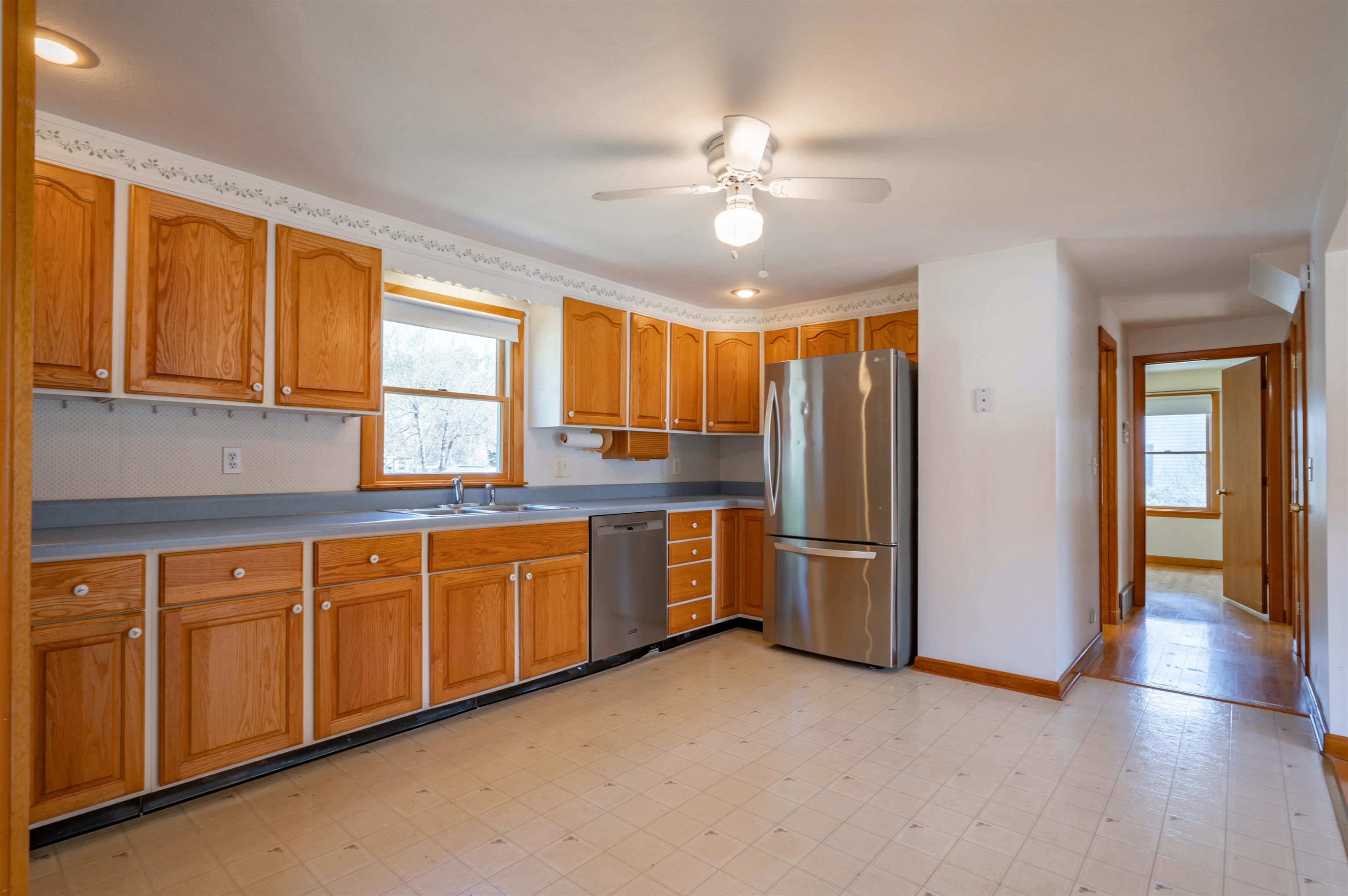 17 Stevens Avenue Merrimack, NH 03054 - Photo 4 of 34