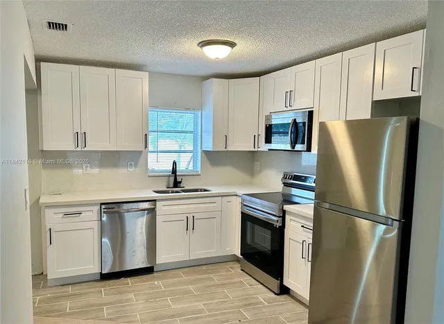 $384,900 | 2600 Northeast 8th Avenue, Pompano Beach, FL 33064