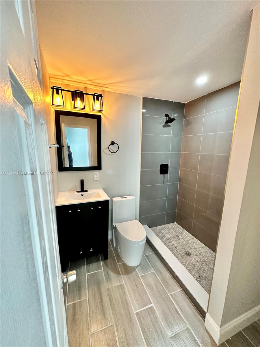 2600 Northeast 8th Avenue Pompano Beach, FL 33064 - Photo 9 of 13