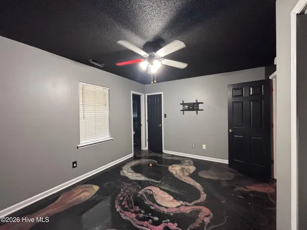 $1,600 | 402 Lancaster Court, Jacksonville, NC 28540