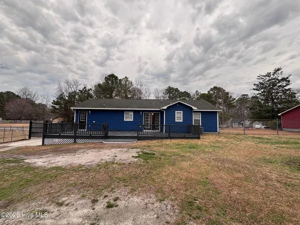 $1,600 | 402 Lancaster Court, Jacksonville, NC 28540