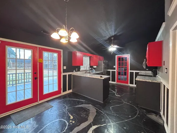 $1,600 | 402 Lancaster Court, Jacksonville, NC 28540