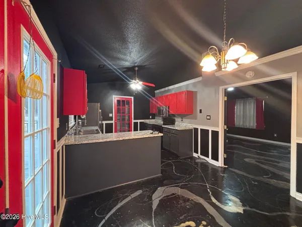 $1,600 | 402 Lancaster Court, Jacksonville, NC 28540