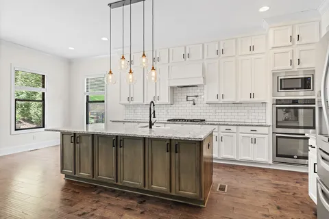 $975,000 | 7236 Natchez Pointe Drive, Nashville, TN 37221