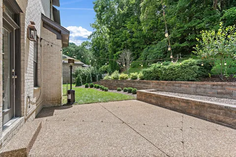 $975,000 | 7236 Natchez Pointe Drive, Nashville, TN 37221