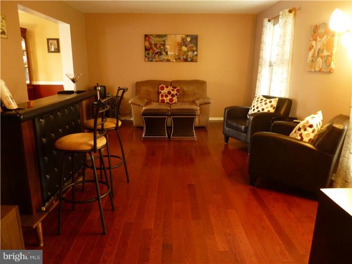 892 Herman Road Horsham, PA 19044 - Photo 2 of 25 Living Room